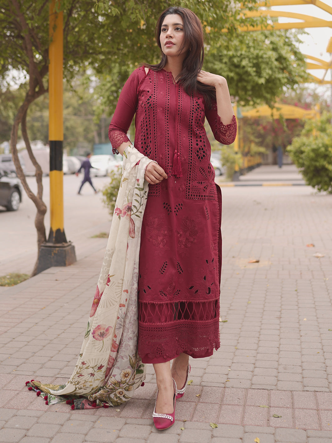 LALEEN | 3 PC LUXURY LAWN | Izel Apparel | Women's Clothing