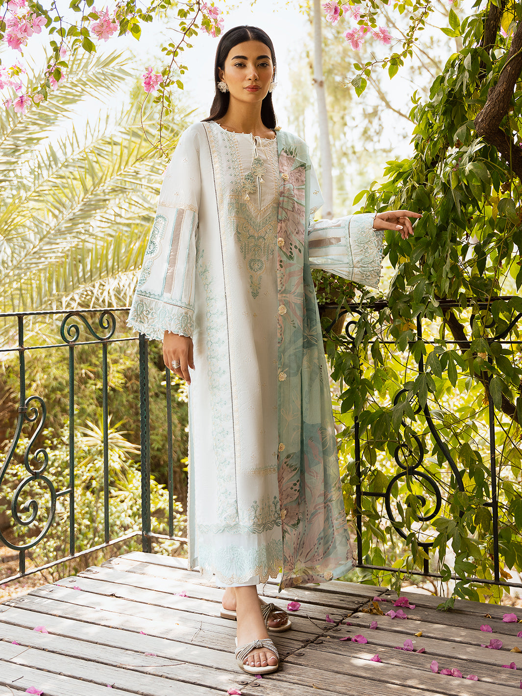 FALAK | Dastak Luxury Lawn | Izel Apparel