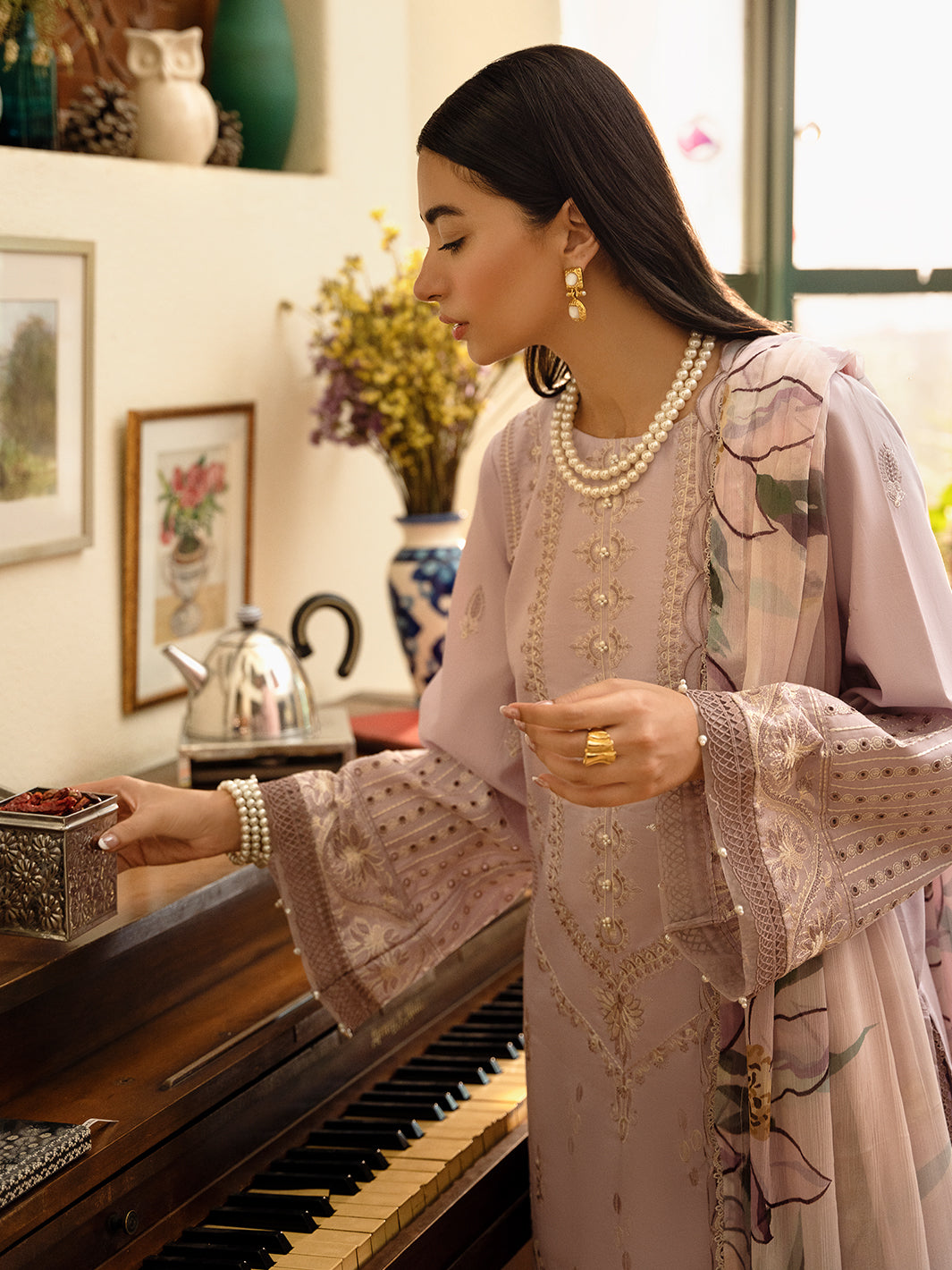 GUL | Dastak Luxury Lawn | Izel Apparel