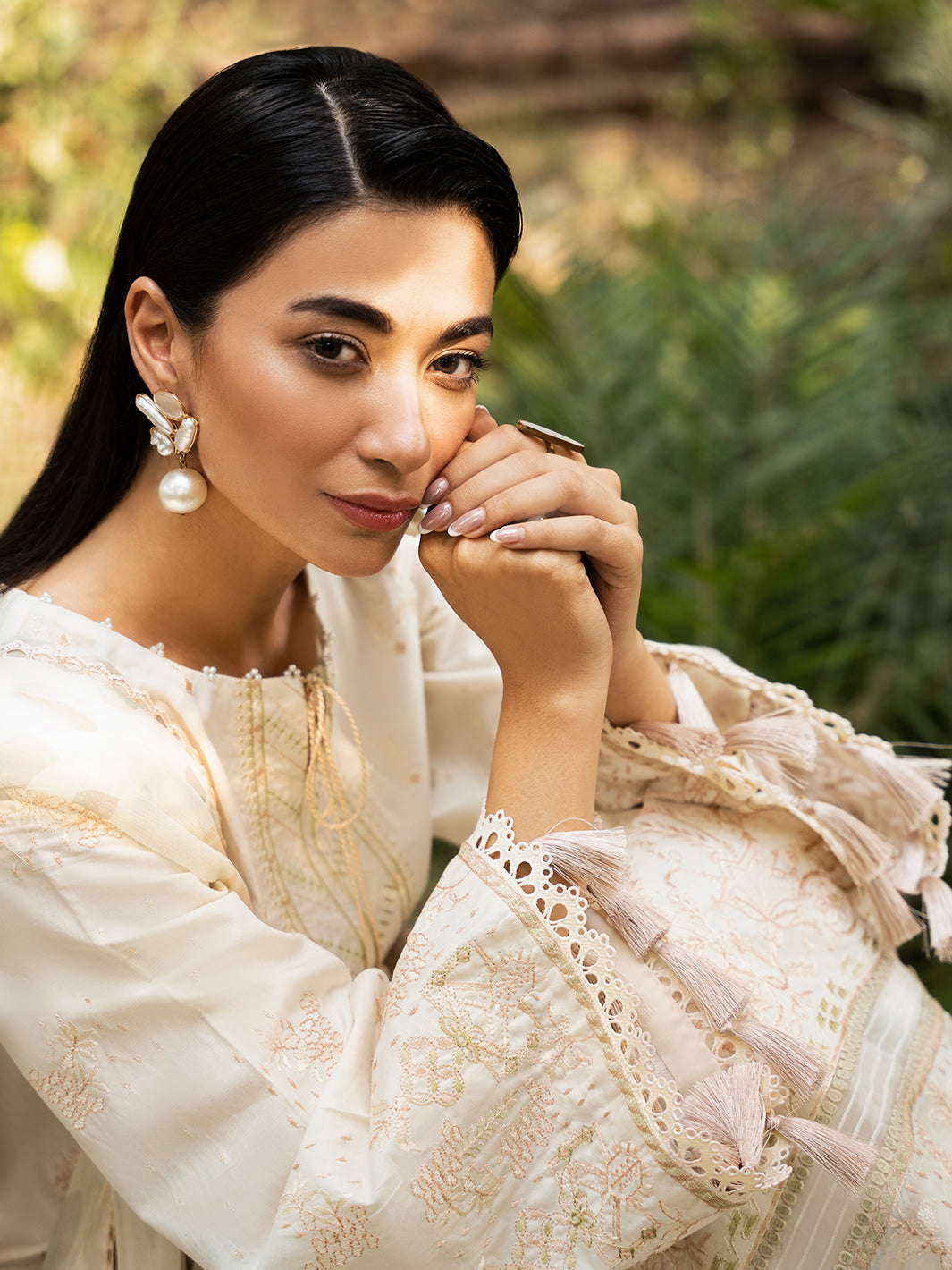 MAAHAY | Dastak Luxury Lawn | Izel Apparel