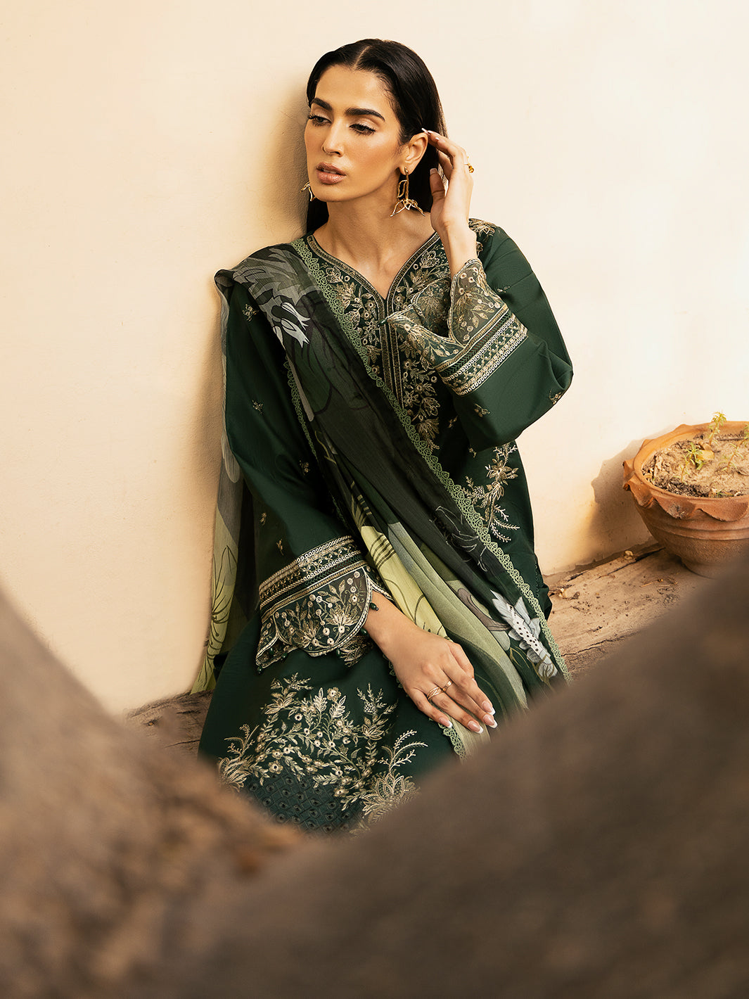 ZAIB | Dastak Luxury Lawn | Izel Apparel