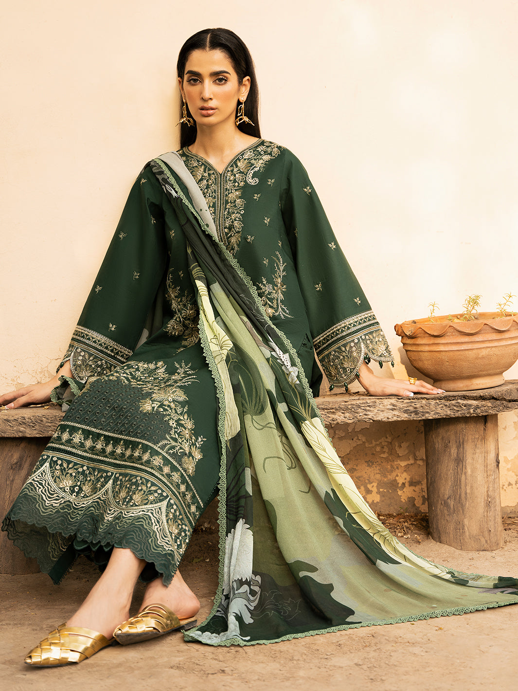 ZAIB | Dastak Luxury Lawn | Izel Apparel